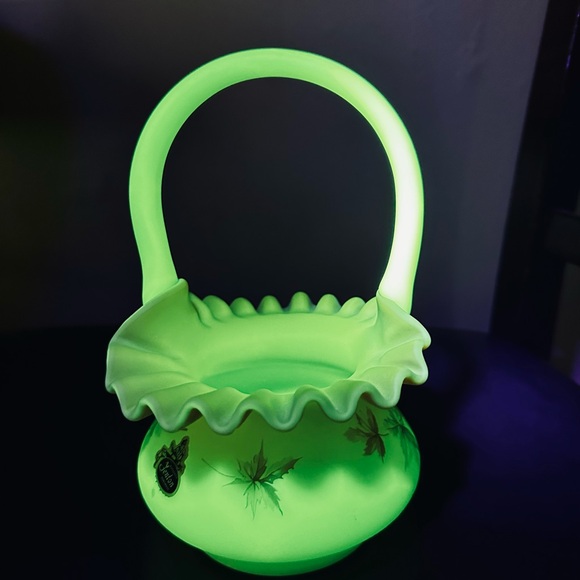 Fenton Burmese Uranium Glass Glowing Basket under uv light.1970’s
